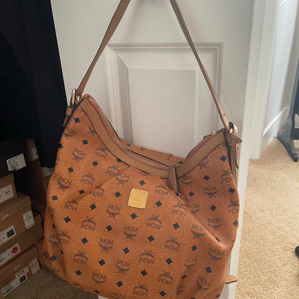 Authentic MCM bag - Picture 2 of 9